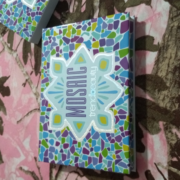 Mosaic eyeshadow box 15 colors - Picture 4 of 5